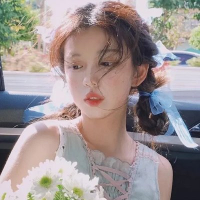 吉普车中的四人